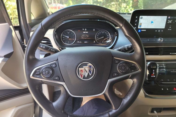 Used Buick GL8 2023 Facelifted Land Cruiser Executive Luxury Version Steering Wheel