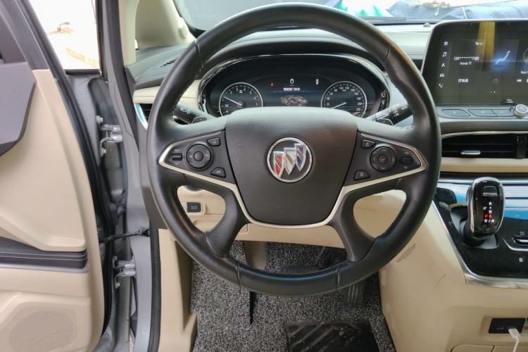 Used Buick GL8 2023 Facelifted Land Cruiser Executive Luxury Version Steering Wheel