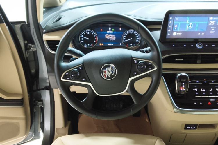 Used Buick GL8 2023 Land Executive Class Deluxe Model Steering Wheel
