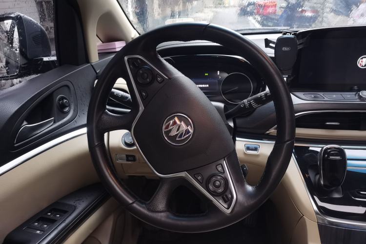 Used Buick GL8 2023 Facelifted Land Cruiser Executive Luxury Version Steering Wheel