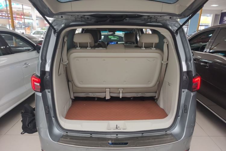 Used Buick GL8 2023 Land Executive Class Comfort Model Trunk