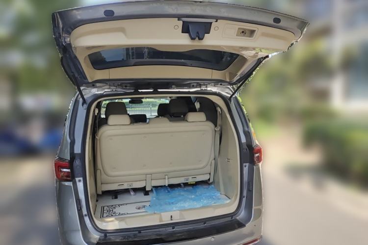 Used Buick GL8 2023 Facelifted Land Cruiser Executive Luxury Version Trunk