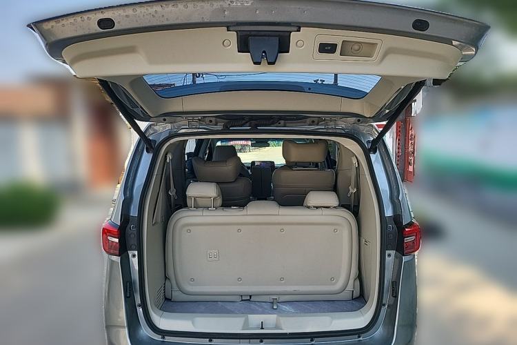 Used Buick GL8 2023 Land Executive Class Comfort Model Trunk