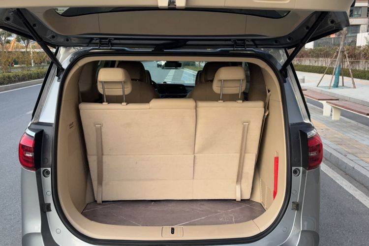 Used Buick GL8 2023 ES Lu Zun Deluxe Model Trunk