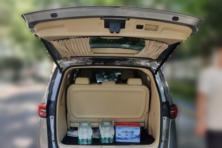 Used Buick GL8 2023 Facelifted Land Cruiser Executive Luxury Version Trunk