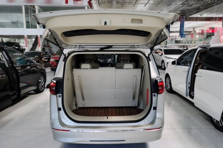 Used Buick GL8 2023 ES Lu Zun Deluxe Model Trunk
