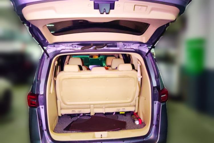 Used Buick GL8 2023 Facelifted Land Cruiser Executive Luxury Version Trunk