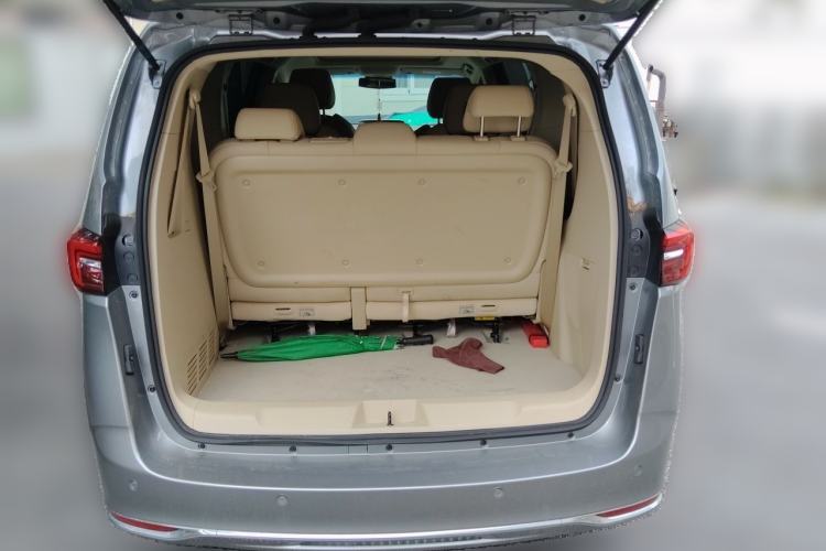 Used Buick GL8 2023 Facelifted Land Cruiser Executive Luxury Version Trunk