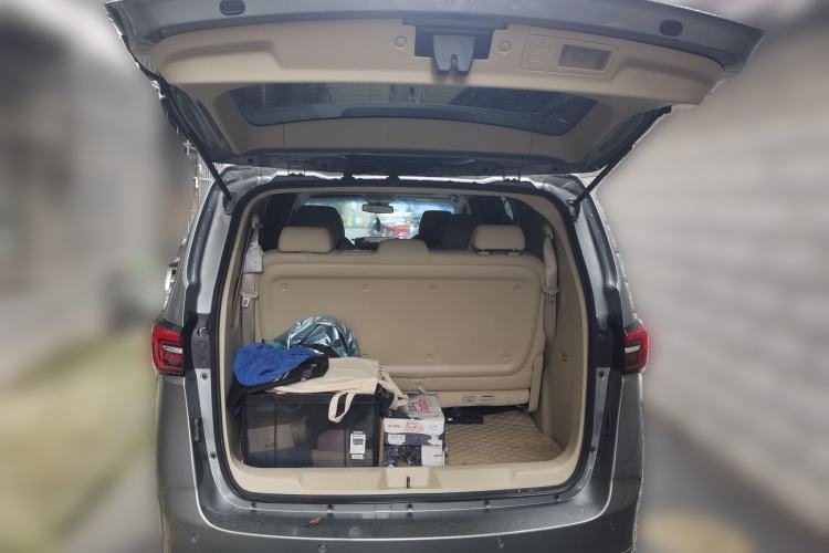 Used Buick GL8 2023 Facelifted Land Cruiser Executive Luxury Version Trunk