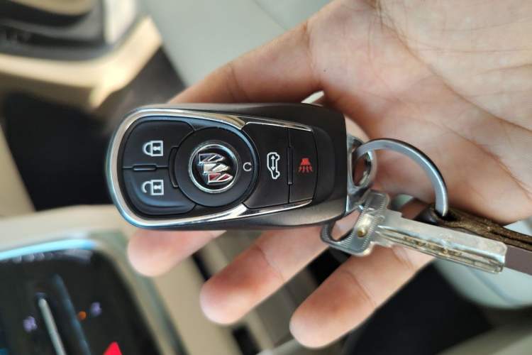 Used Buick GL8 2023 Facelifted Land Cruiser Executive Luxury Version Vehicle Key