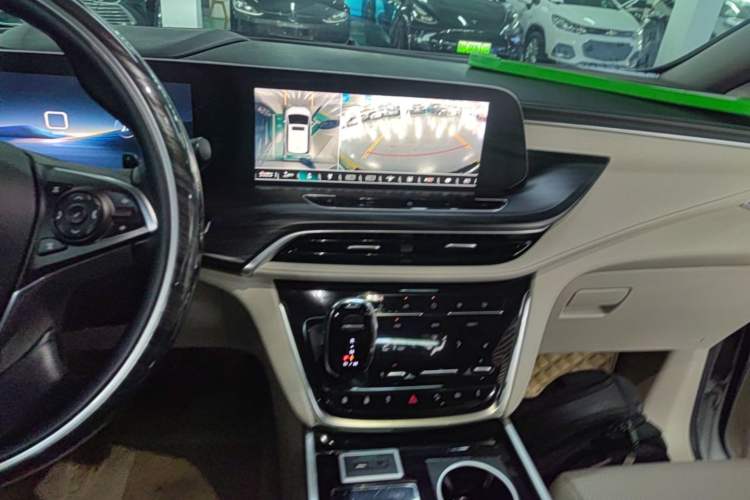 Used Buick GL8 2023 ES Lu Zun Comfort Model Audio And AC Panel