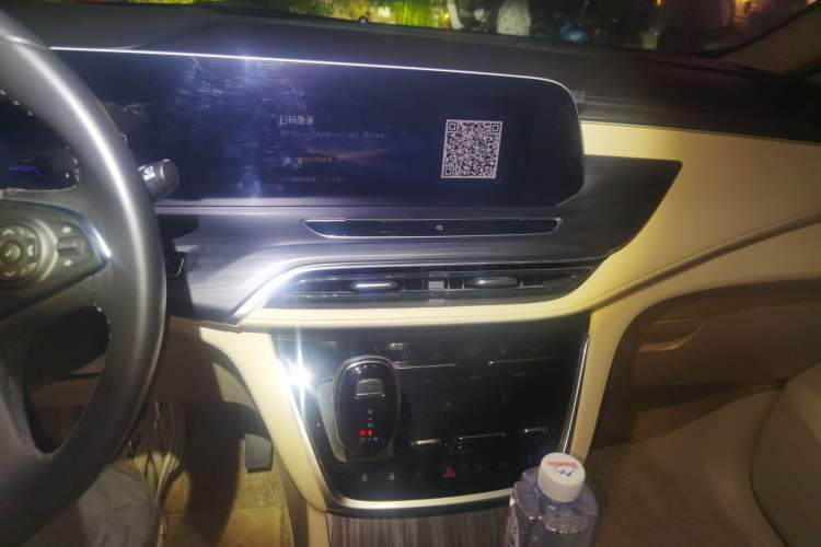 Used Buick GL8 2023 ES Lu Zun Deluxe Model Audio And AC Panel