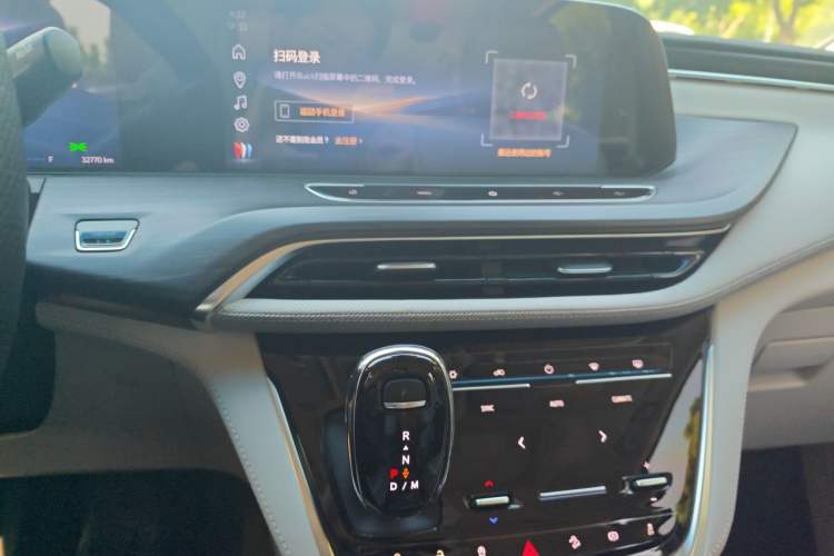 Used Buick GL8 2023 ES Lu Zun Deluxe and Yue Edition Audio And AC Panel