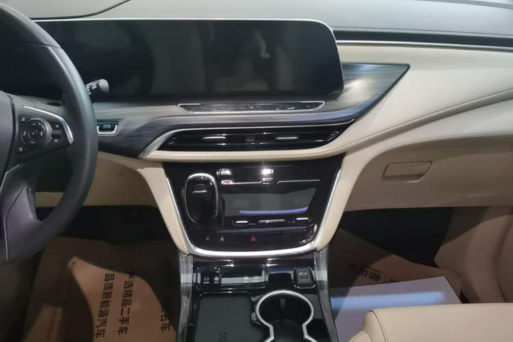 Used Buick GL8 2023 ES Lu Zun Deluxe Model Audio And AC Panel