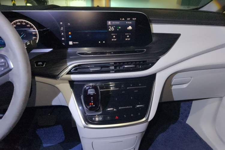 Used Buick GL8 2023 ES Lu Zun Deluxe and Yue Edition Audio And AC Panel