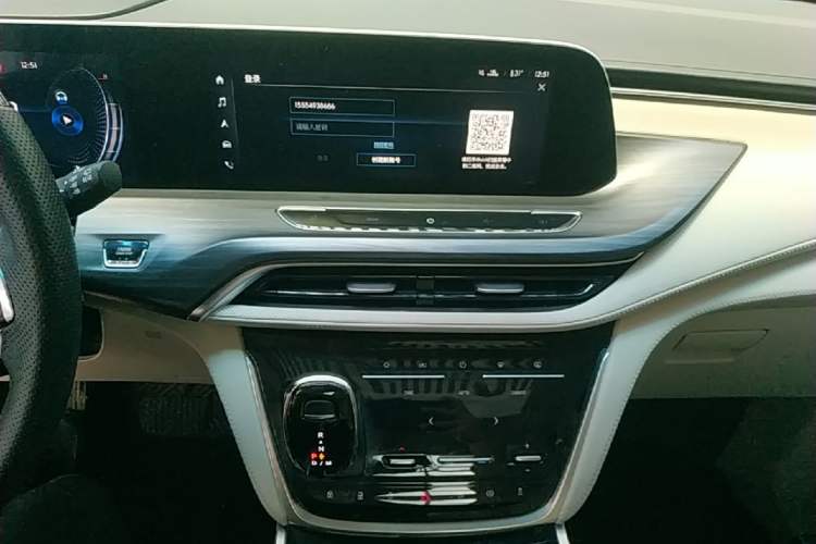 Used Buick GL8 2023 ES Lu Zun Comfort Model Audio And AC Panel