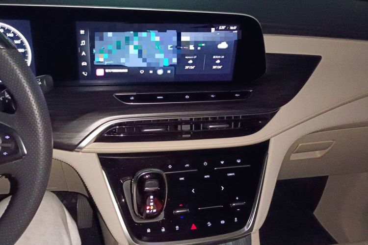 Used Buick GL8 2023 ES Lu Zun Deluxe Model Audio And AC Panel