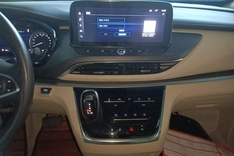Used Buick GL8 2023 Facelifted Land Cruiser Executive Luxury Version Audio And AC Panel