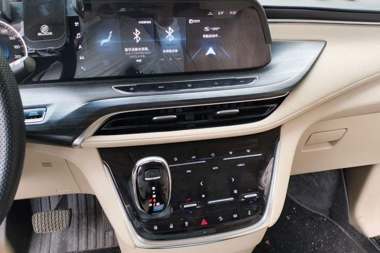 Used Buick GL8 2023 ES Lu Zun Luxury Model Audio And AC Panel