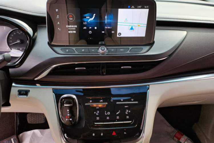 Used Buick GL8 2023 Land Executive Class Smart Enjoyment Model Audio And AC Panel