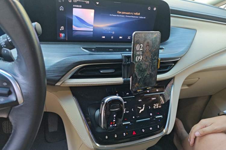 Used Buick GL8 2023 ES Lu Zun Luxury Model Audio And AC Panel