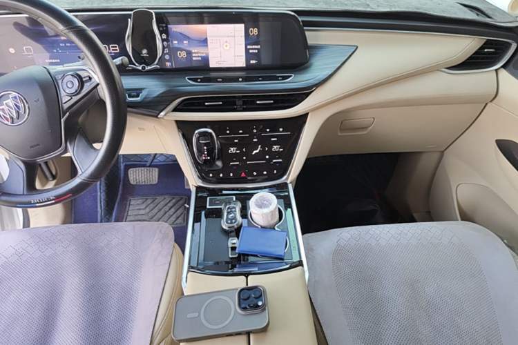 Used Buick GL8 2023 ES Lu Zun Luxury Model Audio And AC Panel