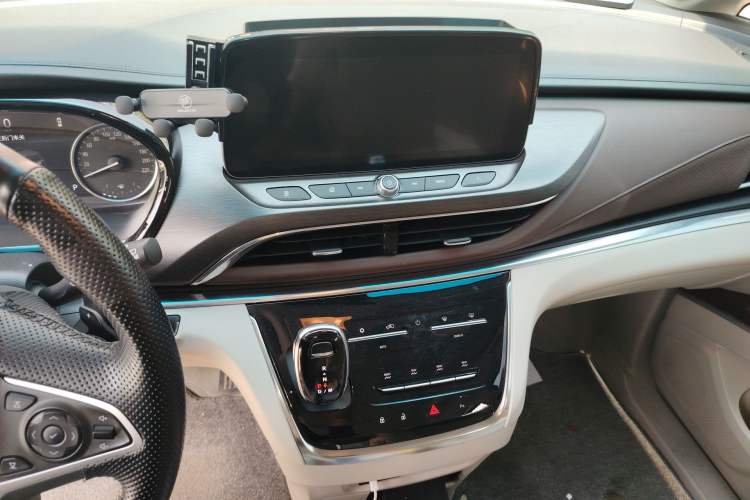 Used Buick GL8 2023 Land Executive Class Smart Enjoyment Model Audio And AC Panel
