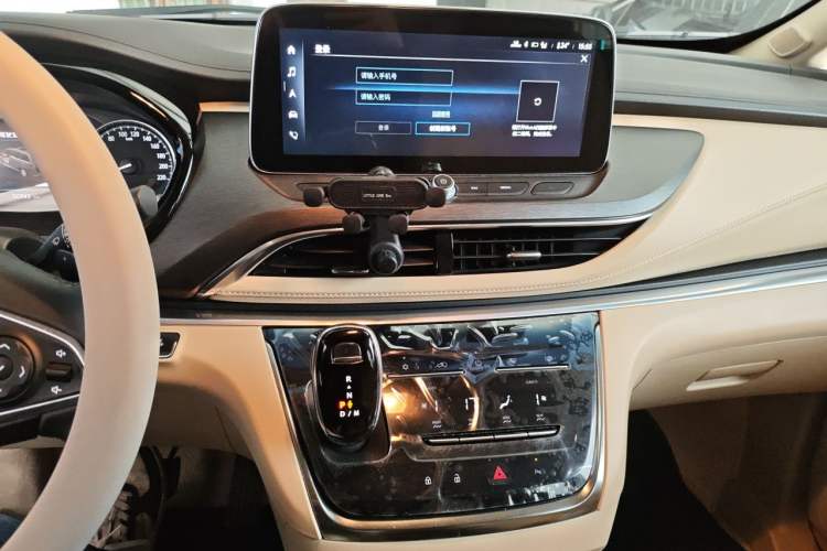 Used Buick GL8 2023 Facelifted Land Cruiser Executive Luxury Version Audio And AC Panel