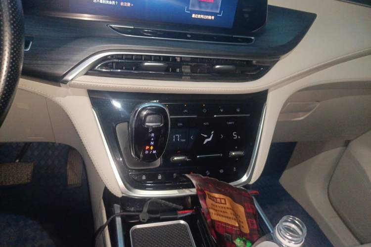 Used Buick GL8 2023 ES Lu Zun Comfort Model Audio And AC Panel