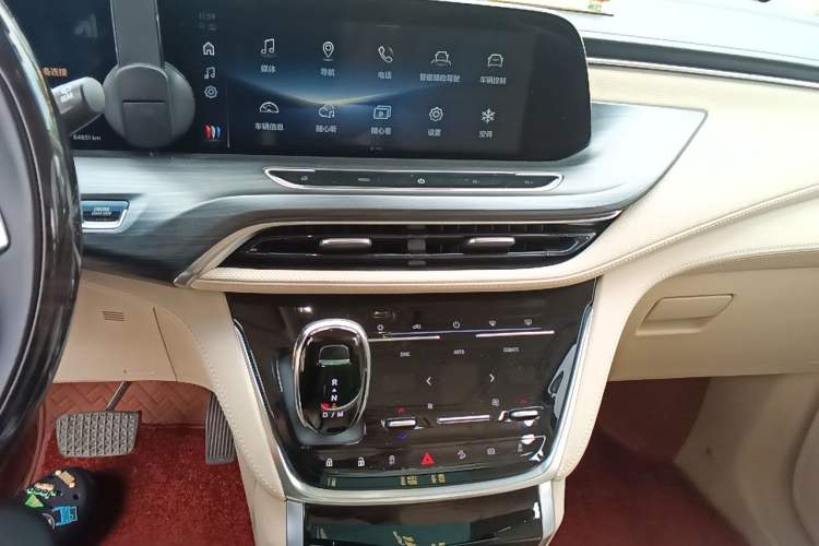 Used Buick GL8 2023 ES Lu Zun Luxury Model Audio And AC Panel