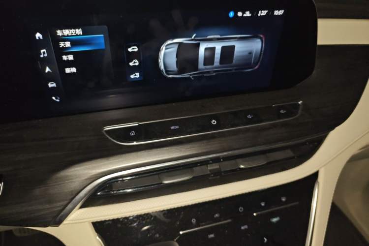 Used Buick GL8 2023 ES Lu Zun Comfort Model Audio And AC Panel