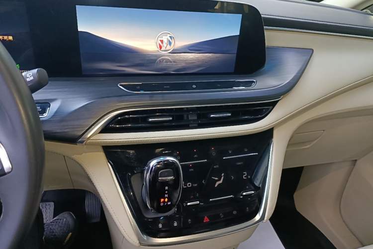 Used Buick GL8 2023 ES Lu Zun Deluxe Model Audio And AC Panel