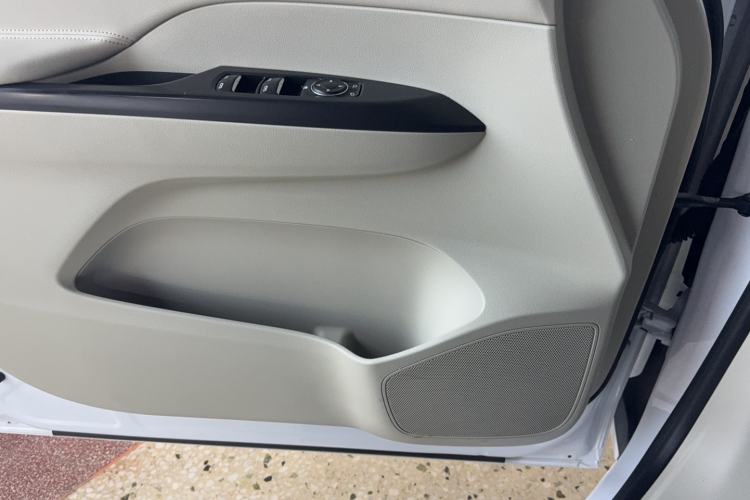 Used Buick GL8 2023 ES Lu Zun Comfort Model Audio And AC Panel