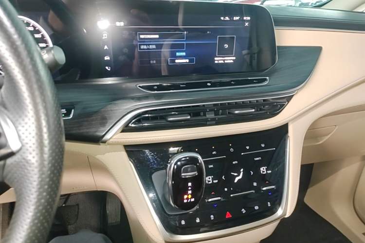 Used Buick GL8 2023 ES Lu Zun Smart Flagship Model Audio And AC Panel