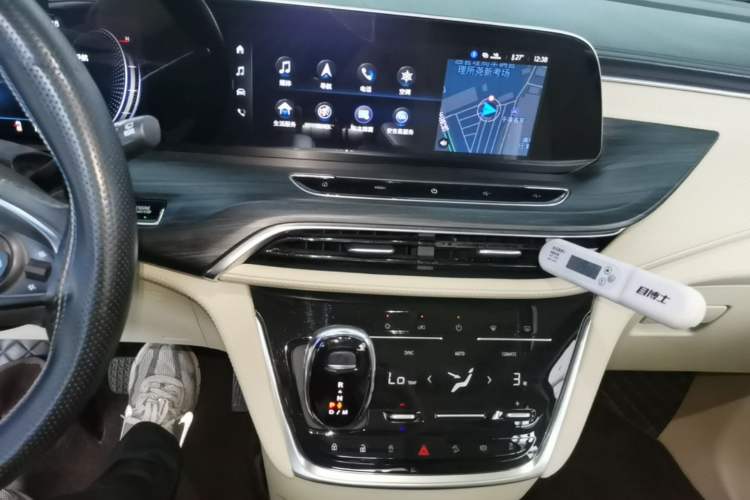 Used Buick GL8 2023 ES Lu Zun Deluxe Model Audio And AC Panel