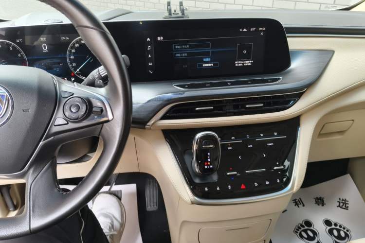 Used Buick GL8 2023 ES Lu Zun Deluxe Model Audio And AC Panel