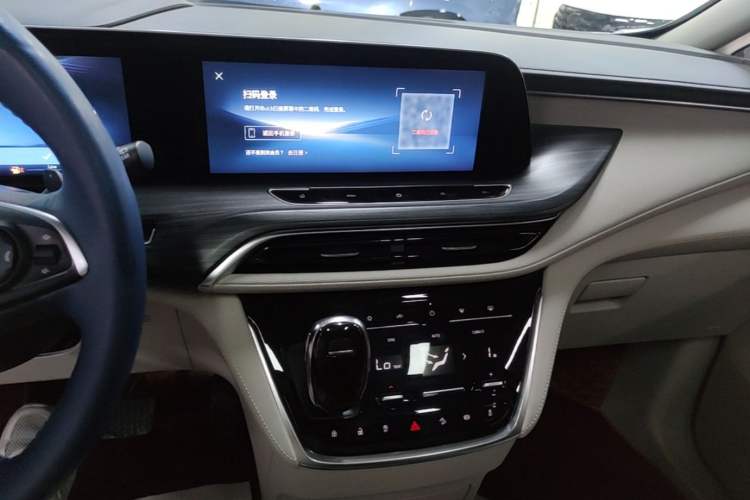 Used Buick GL8 2023 ES Lu Zun Comfort Model Audio And AC Panel