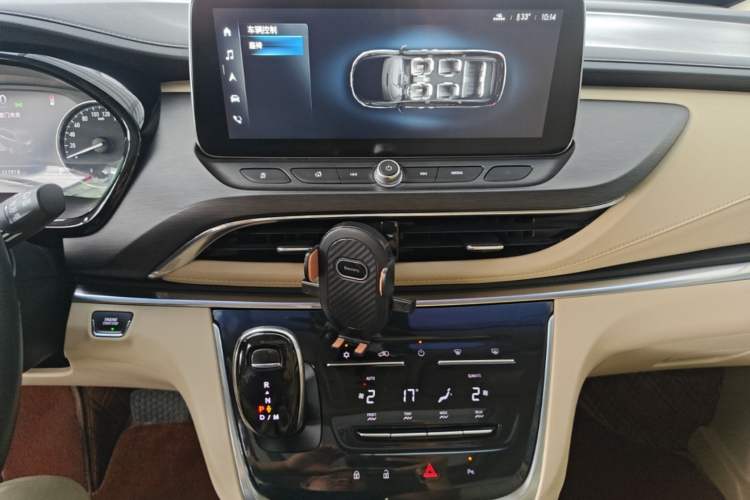 Used Buick GL8 2023 Facelifted Land Cruiser Executive Luxury Version Audio And AC Panel