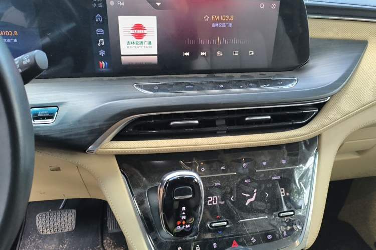 Used Buick GL8 2023 ES Lu Zun Deluxe Model Audio And AC Panel