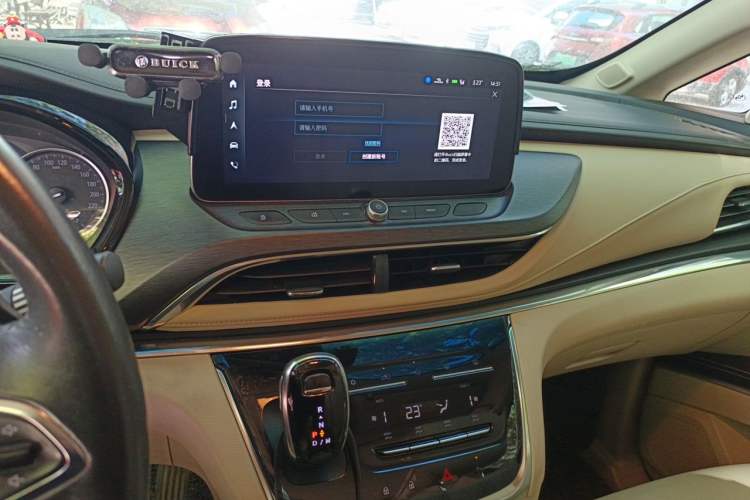 Used Buick GL8 2023 Facelifted Land Cruiser Executive Luxury Version Audio And AC Panel
