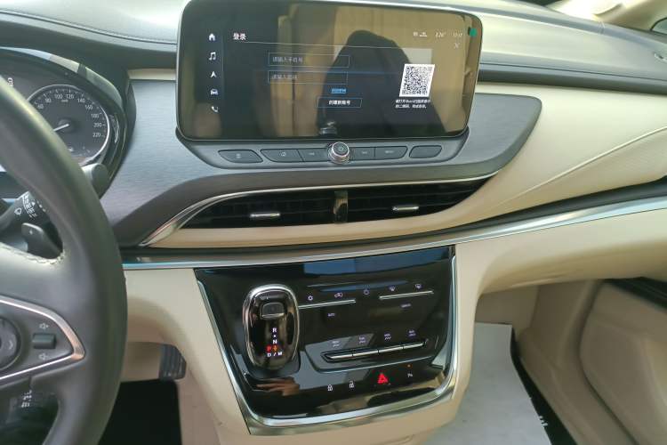 Used Buick GL8 2023 Facelifted Land Cruiser Executive Luxury Version Audio And AC Panel