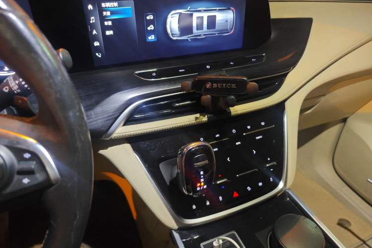 Used Buick GL8 2023 ES Lu Zun Deluxe Model Audio And AC Panel