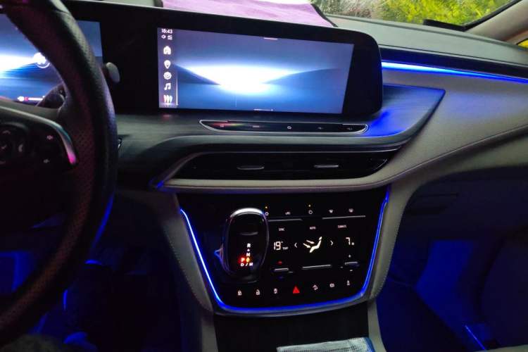 Used Buick GL8 2023 ES Lu Zun Comfort Model Audio And AC Panel