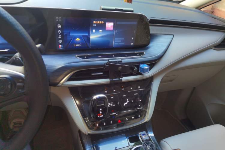 Used Buick GL8 2023 ES Lu Zun Comfort Model Audio And AC Panel