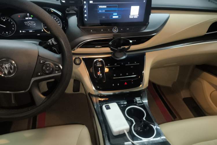 Used Buick GL8 2023 Facelifted Land Cruiser Executive Luxury Version Audio And AC Panel