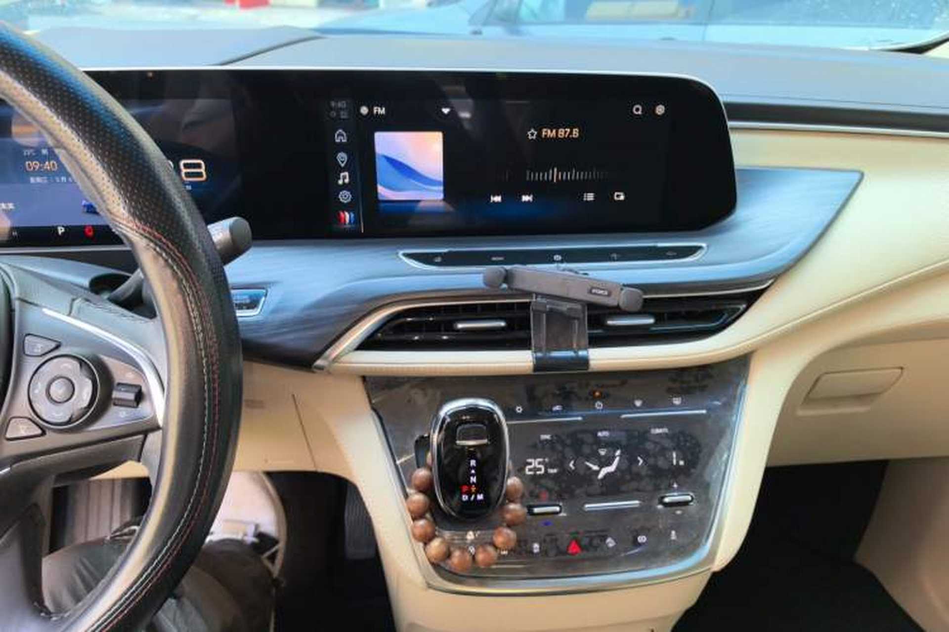 Used Buick GL8 2023 ES Lu Zun Deluxe Model Audio And AC Panel
