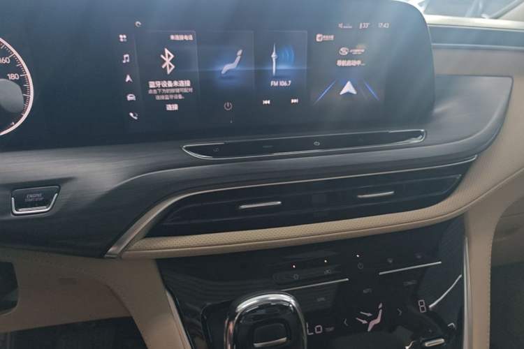 Used Buick GL8 2023 ES Lu Zun Deluxe Model Audio And AC Panel