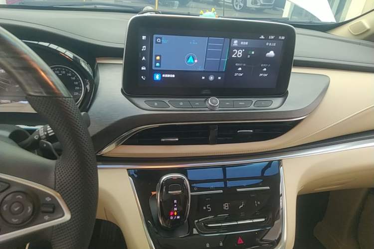 Used Buick GL8 2023 Facelifted Land Cruiser Executive Luxury Version Audio And AC Panel