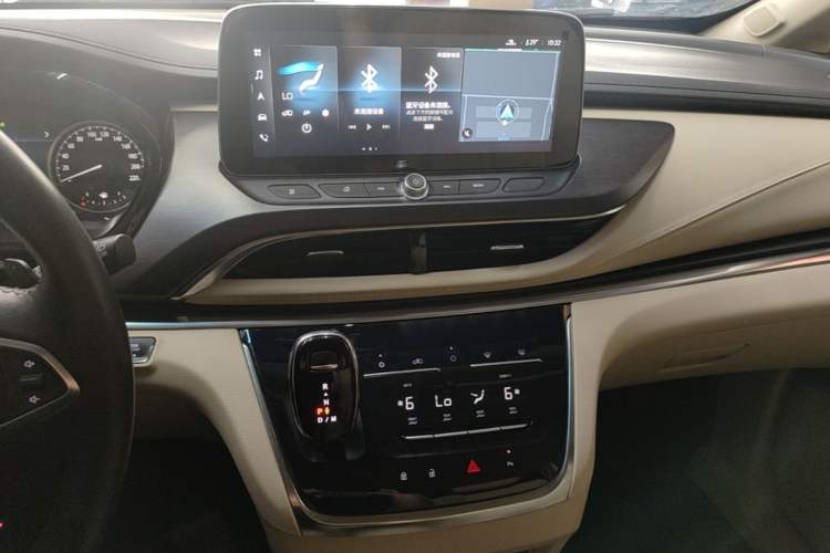 Used Buick GL8 2023 Facelifted Land Cruiser Executive Luxury Version Audio And AC Panel
