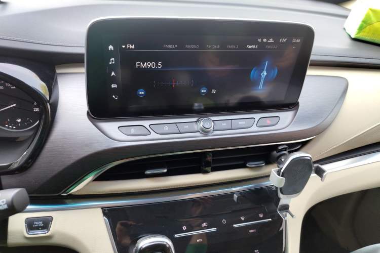 Used Buick GL8 2023 Land Executive Class 652T Luxury Model Audio And AC Panel